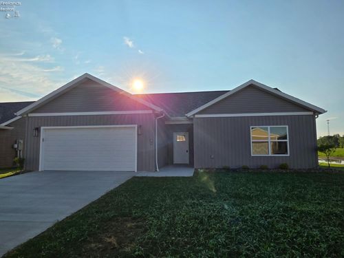 473 Myah Dr, Fremont, OH, 43420-7304 | Card Image