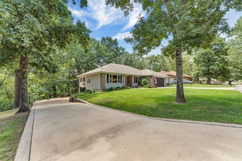 64 Northwoods Dr, Kimberling City, MO, 65686-9625 | Card Image