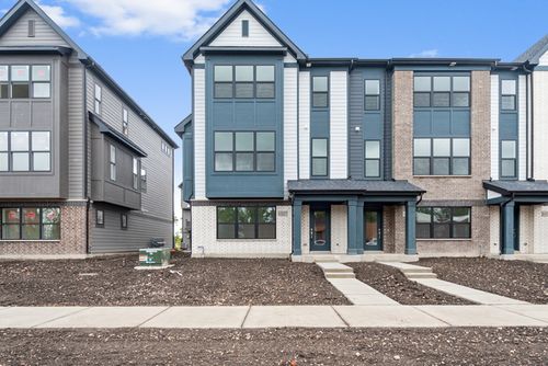 8375 Mulberry Ave, Morton Grove, IL, 60053-2524 | Card Image