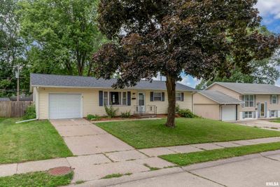 2650 Wood Dale Avenue, House other with 4 bedrooms, 2 bathrooms and null parking in Davenport IA | Image 2