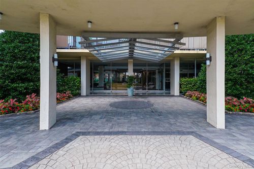 apt-3g-166 Powells Cove Blvd, Whitestone, NY, 11357-1508 | Card Image