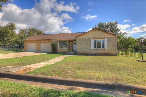 800 N Bishop St, San Marcos, TX, 78666-3110 | Card Image