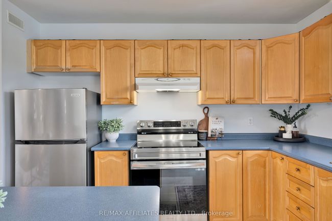 5210 Meadowland Dr, House other with 3 bedrooms, 3 bathrooms and 6 parking in Cardinal ON | Image 26