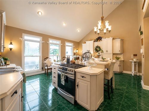 330 Woodlomond Way, Huntington, WV, 25705-3254 | Card Image