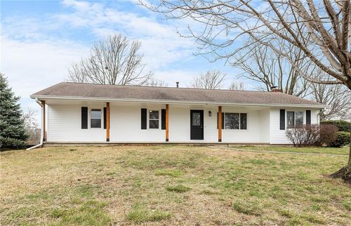 302 Knoll Dr, Warrensburg, MO, 64093-2002 | Card Image