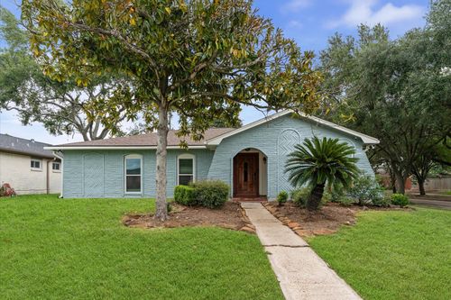 9002 Grape St, Houston, TX, 77036-7320 | Card Image
