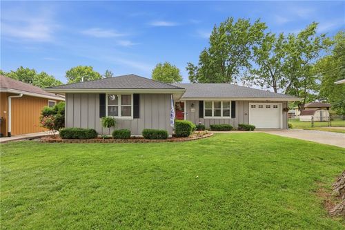 128 Karen Ln, Lansing, KS, 66043-1248 | Card Image