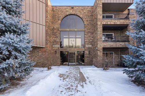 apt-210-2200 Midland Grove Rd, Roseville, MN, 55113-3869 | Card Image