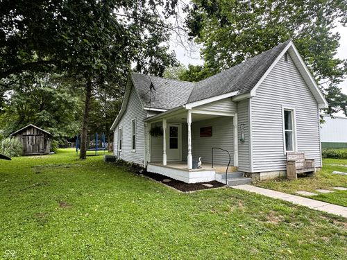 105 Walnut St, Roachdale, IN, 46172-9042 | Card Image