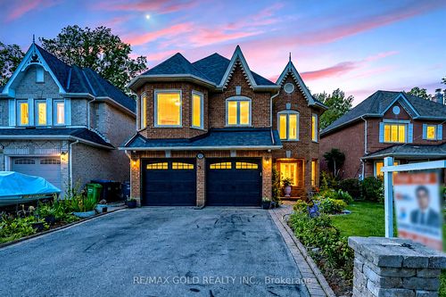 103 Vivians Cres, Brampton, ON, L6Y4V4 | Card Image