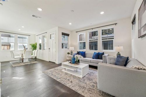 37898 Seafarer Rd, Newark, CA, 94560-7603 | Card Image