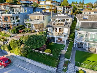 15549 Columbia Ave, House other with 4 bedrooms, 4 bathrooms and 3 parking in White Rock BC | Image 1