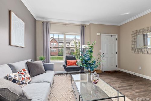 11650 Weingartz W, Utica, MI, 48315-5933 | Card Image