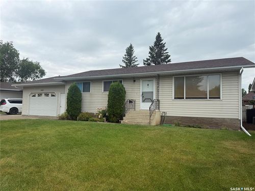 9003 Abbott Ave, North Battleford, SK, S9A3E8 | Card Image
