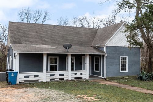 500 E Main St, Denison, TX, 75021-2824 | Card Image