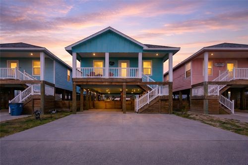 111 Redfish Ln, Port Aransas, TX, 78373-1550 | Card Image