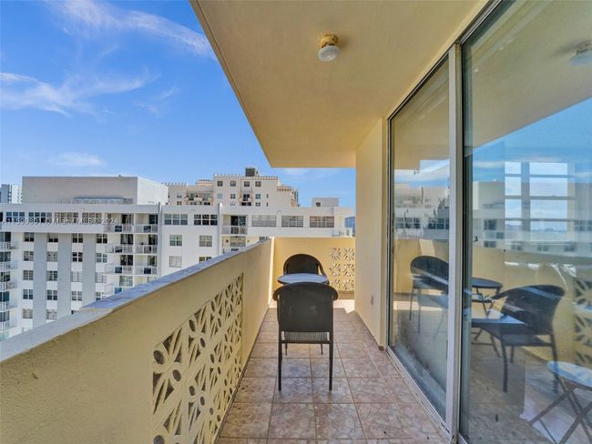 1702 - 1833 S Ocean Dr, Condo with 2 bedrooms, 2 bathrooms and null parking in Hallandale Beach FL | Image 46