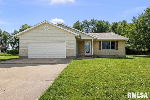 6 N Meadowbrook Dr, Geneseo, IL, 61254-9210 | Card Image