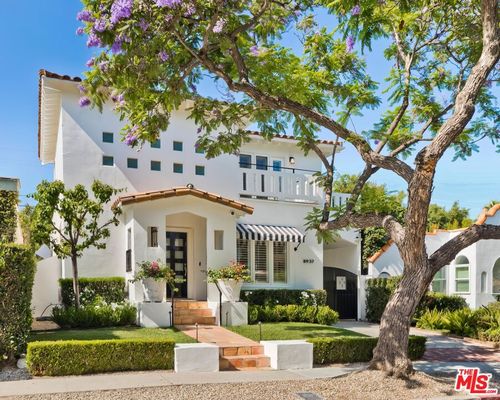 8937 Dorrington Ave, West Hollywood, CA, 90048-1761 | Card Image