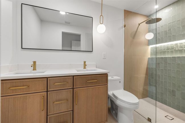 Primary Suite Bath | Image 18