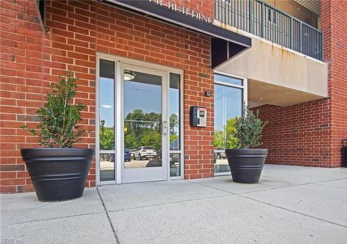 2000-230 Nat Turner Blvd S, Newport News, VA, 23606-3178 | Card Image