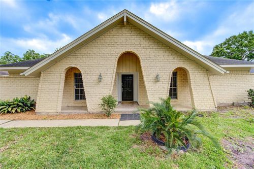 1725 Shannon Valley Dr, Houston, TX, 77077-4831 | Card Image