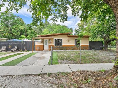 13525 Nw 5th Ave, House other with 2 bedrooms, 1 bathrooms and null parking in North Miami FL | Image 1