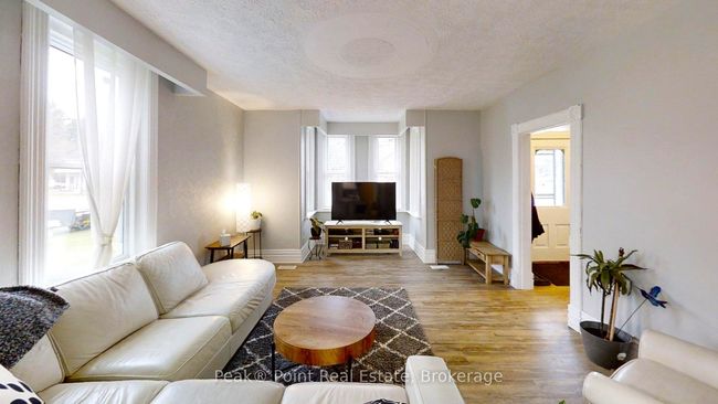 24 Queen St E, House other with 4 bedrooms, 2 bathrooms and 6 parking in Hepworth ON | Image 13