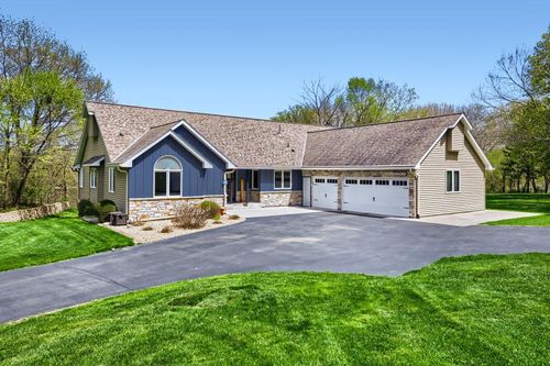 18130 Robinson Cir, Dayton, MN, 55327-7720 | Card Image