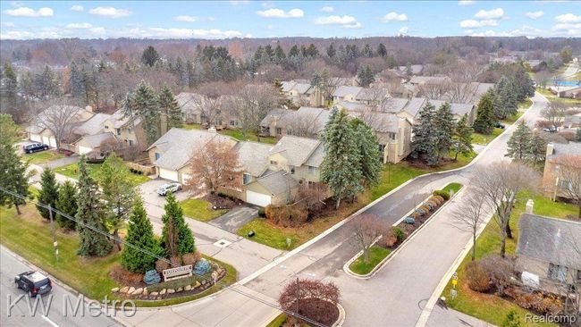 4013 Foxpointe Dr, Condo with 2 bedrooms, 3 bathrooms and null parking in West Bloomfield MI | Image 31
