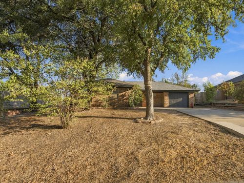 710 Parkridge Dr, Decatur, TX, 76234-1272 | Card Image