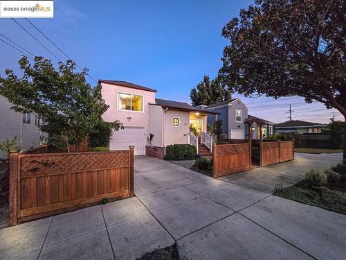 760 37th St, Richmond, CA, 94805-2196 | Card Image