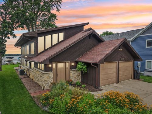 5006 Card Avenue, McFarland, WI, 53558 | Card Image