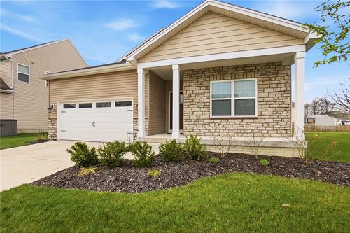 5166 Windbrooke Dr, Tipp City, OH, 45371-8361 | Card Image
