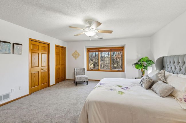 5929 Oxford St N, House other with 4 bedrooms, 4 bathrooms and null parking in Shoreview MN | Image 23