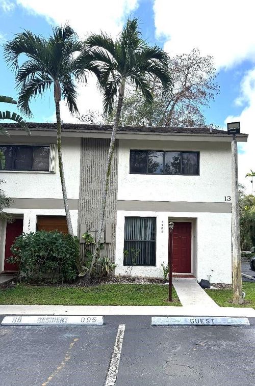1306-3082 S Oakland Forest Dr, Oakland Park, FL, 33309-5655 | Card Image