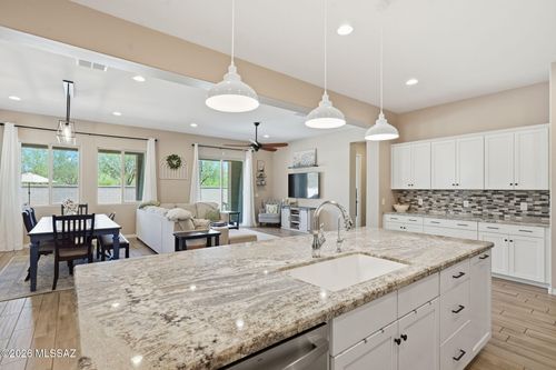 1076 W Desert Firetail Ln, Oro Valley, AZ, 85755-6020 | Card Image