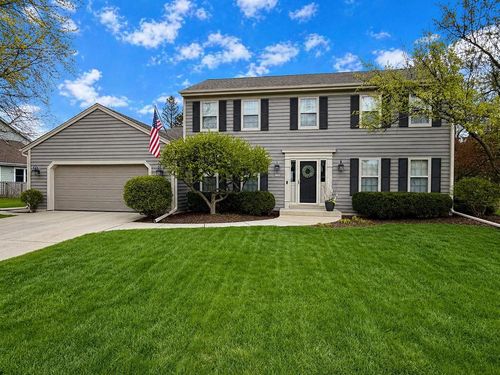 W69N346 Evergreen Boulevard, Cedarburg, WI, 53012 | Card Image