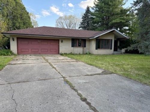 1041 Donna Dr, Belvidere, IL, 61008-8741 | Card Image