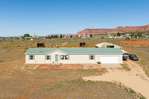 1120 Bryce Canyon Way, Kanab, UT, 84741-4168 | Card Image