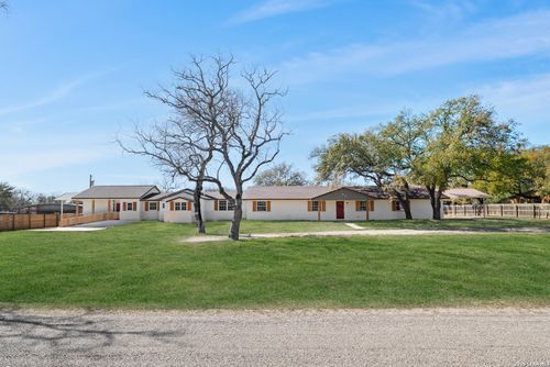 113 Crestline Dr, Pleasanton, TX, 78064-1535 | Card Image