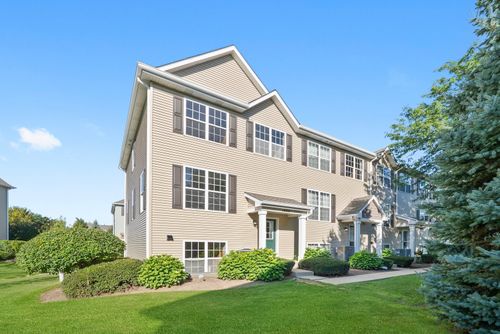 1688 W Turtle Creek Ln, Round Lake, IL, 60073-2394 | Card Image