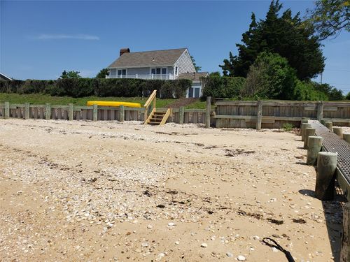 90 Peconic Ave, Shelter Is Ht, NY, 11965 | Card Image