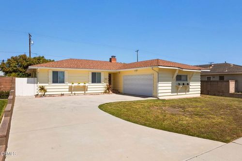 596 College Dr, Ventura, CA, 93003-3414 | Card Image
