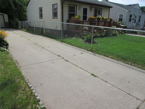 255 W Rutgers Ave, Pontiac, MI, 48340-2763 | Card Image