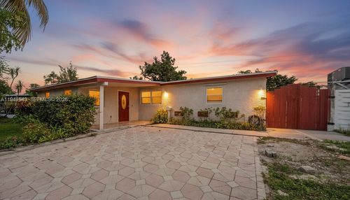 801 N 70th Ave, Hollywood, FL, 33024-7410 | Card Image