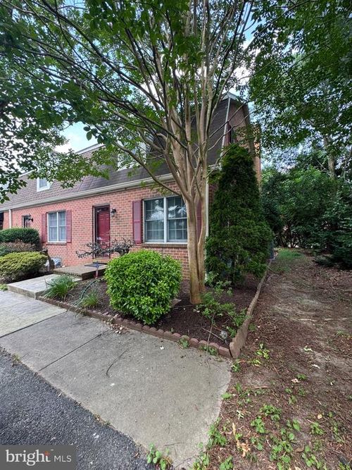 957 Silver Lake Blvd, Dover, DE, 19904-2454 | Card Image