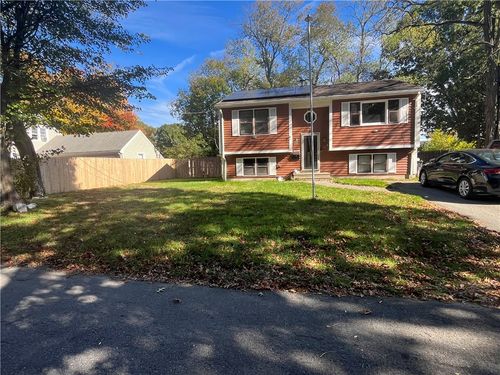 39 Sachem Rd, Riverside, RI, 02915-2001 | Card Image