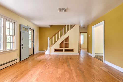 51 Hastings Dr, Stony Brook, NY, 11790-2338 | Card Image