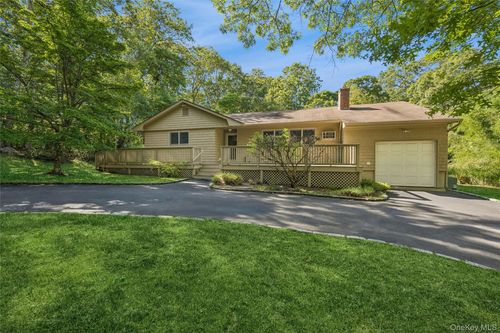 33 Woods Ln, Southampton, NY, 11968-1719 | Card Image